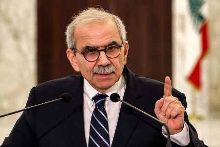 عنوان جذاب و ترند برای موضوع 'نواف سلام': "نواف سلام: دنیای جدید ارتباطات در دستان شما" این عنوان حس کنجکاوی و جذابیت را به مخاطب القا می‌کند و نشان‌دهنده نوآوری و دستاوردهای جدید در عرصه ارتباطات است. 1 به روز چی | رتبه 1 مطالب جالب و خواندی