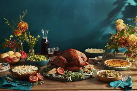 "جشن شکرگزاری: روایت محبت و قدردانی در دل‌های ایرانی" 1 به روز چی | رتبه 1 مطالب جالب و خواندی