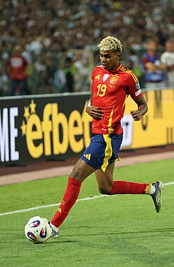 "لامین یامال: دنیای جدید زیبایی و اعتماد به نفس در لبخند شما!" 2 به روز چی | رتبه 1 مطالب جالب و خواندی