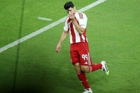 "نبرد جذاب المپیاکوس و آریس: تقابل غول‌های فوتبال یونان" 3 به روز چی | رتبه 1 مطالب جالب و خواندی