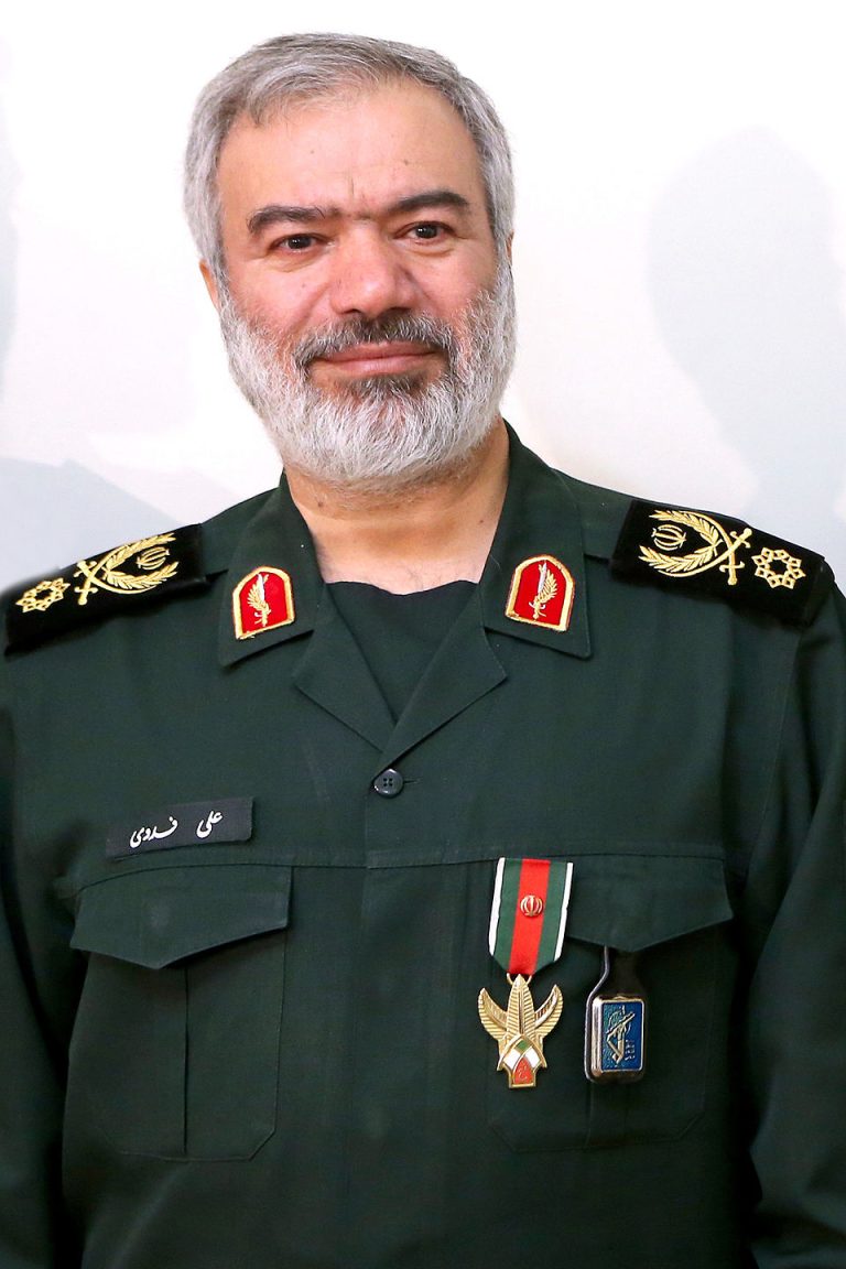 “سفر به دنیای فدوی: کاوش در عمق ادبیات و فرهنگ ایرانی”