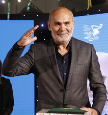 "رمزگشایی از راز موفقیت جمشید هاشم‌پور؛ اسطوره سینمای ایران" 4 به روز چی | رتبه 1 مطالب جالب و خواندی