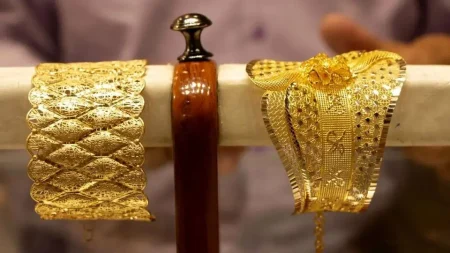 "پیش‌بینی قیمت طلا در ۲۴ آبان ۱۴۰۴: آیا طلای ۱۸ عیار به اوج خود می‌رسد؟" 1 به روز چی | رتبه 1 مطالب جالب و خواندی