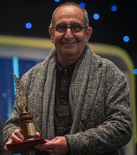 "فرهاد آئیش: هنرپیشه‌ای که تئاتر ایران را متحول کرد" 4 به روز چی | رتبه 1 مطالب جالب و خواندی