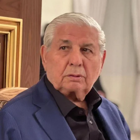 "علی اکبر انصاری: نگاهی نو به تأثیرگذاری در فرهنگ و هنر معاصر ایران" 3 به روز چی | رتبه 1 مطالب جالب و خواندی