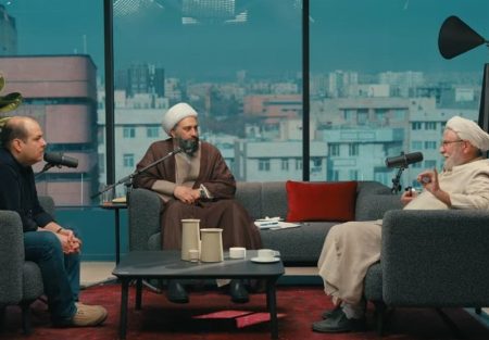 «مناظره کاشانی و اردستانی: دو نگاه، یک حقیقت؛ نبرد اندیشه‌ها در دل تاریخ!» 1 به روز چی | رتبه 1 مطالب جالب و خواندی