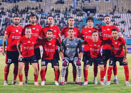 "درگیری رنگ‌ها در زمین: نبرد تماشایی تراکتور و استقلال خوزستان!" 1 به روز چی | رتبه 1 مطالب جالب و خواندی